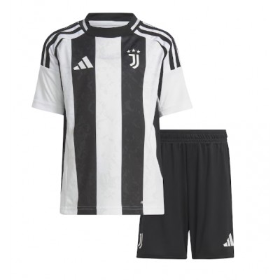 Billiga Fotbollströjo Barn Juventus Hemmatröja 2024-2025 Kortärmad shorts