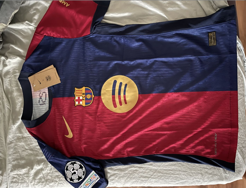 https://www.fotbollbilliga.com/wp-content/uploads/2024/11/Fotbollstrojor-Barn-Billiga-FC-Barcelona-Hemma-troja-2024.png