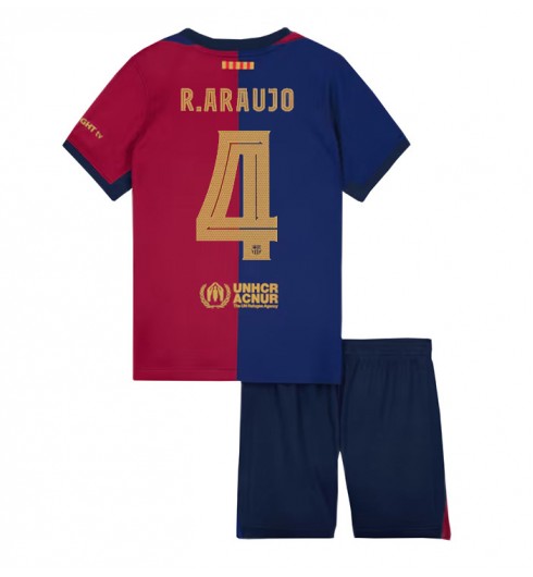 Billiga Fotbollströjor Barn FC Barcelona Hemmatröja 2024/25 Kortärmad Korta byxor Ronald Araujo 4